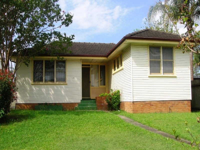 11 STRICKLAND CRES, Ashcroft, NSW 2168 Property Details