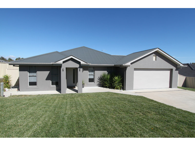 12 Arnold Court, Kelso, NSW 2795 Property Details