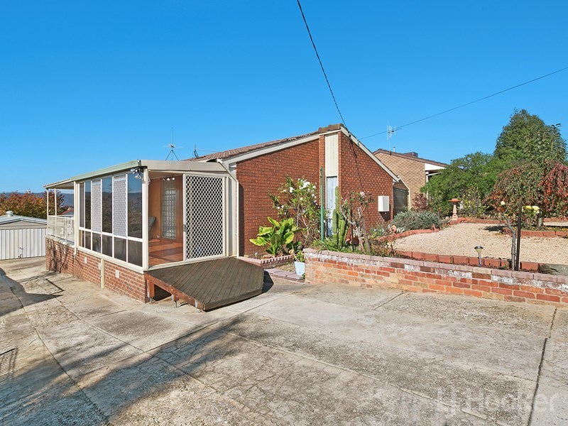 14 Sassafras Cres, Karabar, NSW 2620