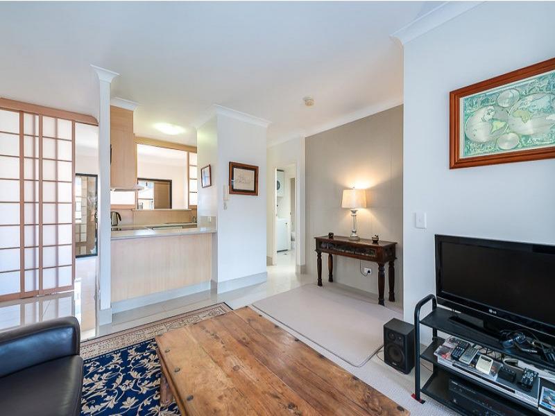 55 24 Slatyer Avenue Bundall Qld 4217