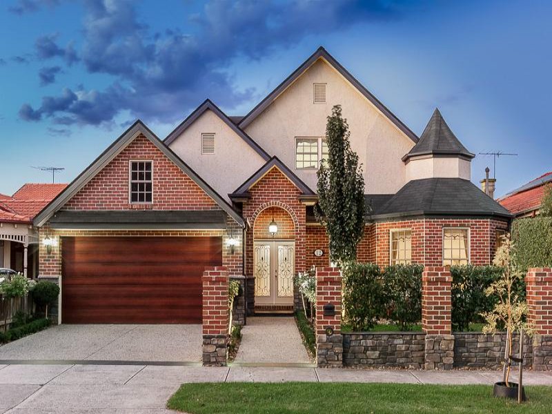 12 Hayes Road, Strathmore, VIC 3041