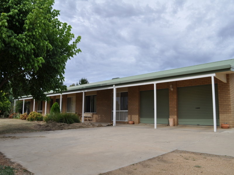 33 Funks Road, Jindera, NSW 2642 Property Details