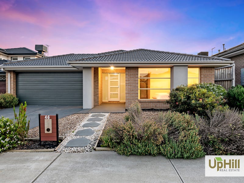 Houses for Sale in Clyde North, VIC 3978 Pg. 3