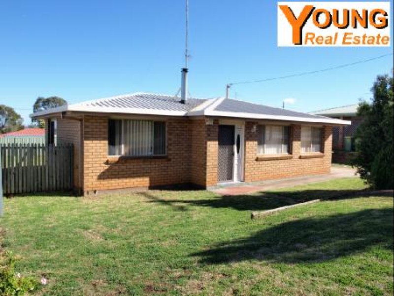 21 Kurrajong Street, Glenvale, Qld 4350 Property Details