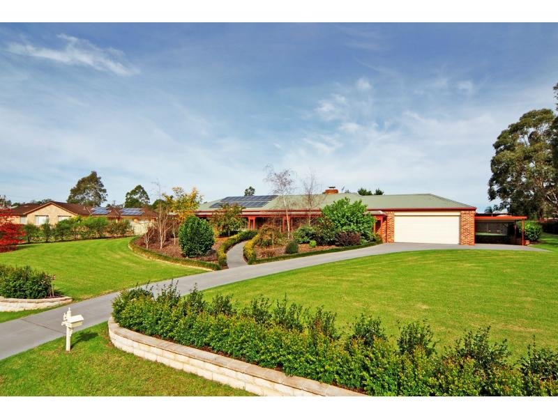 40 Tartarian Crescent, Bomaderry, NSW 2541 Property Details