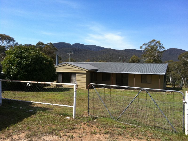 390 Peak View Road, Numeralla, NSW 2630 Property Details