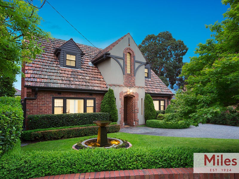 2 Hampton Court, Ivanhoe, Vic 3079 Property Details