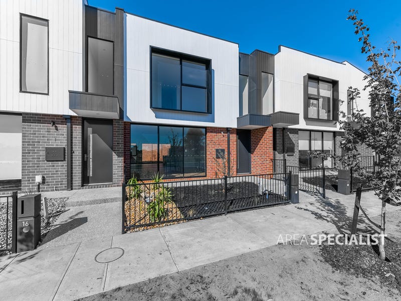 18 Parkdale Drive, Lyndhurst, Vic 3975 Property Details