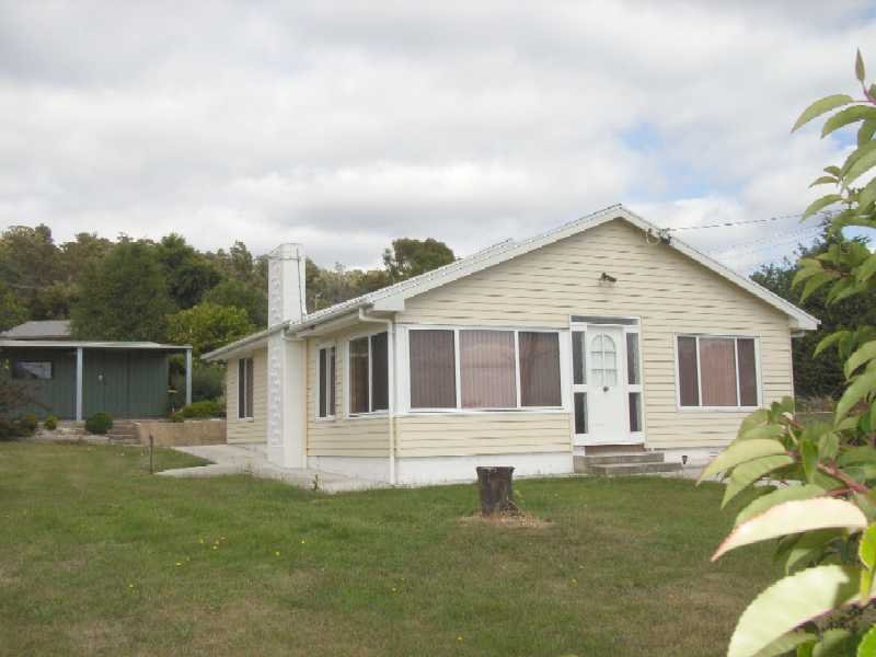 69 Douglas Street, Beaconsfield, TAS 7270