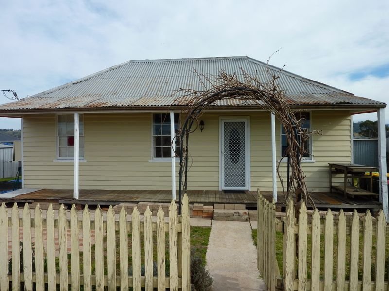 12 Norman Avenue, Bega, NSW 2550