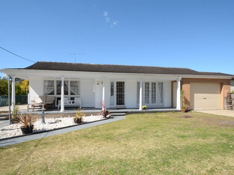 4 Field Avenue, Toronto, NSW 2283