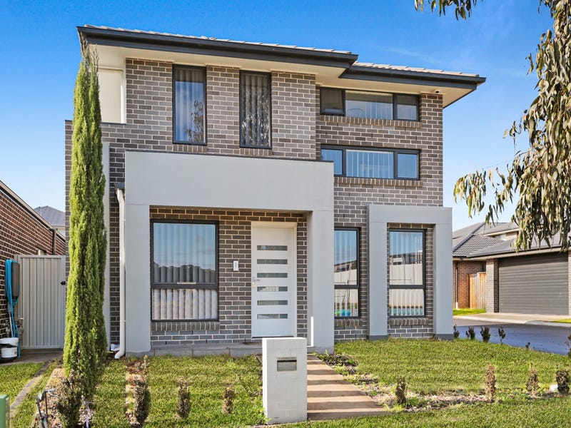 Houses for Sale in Edmondson Park, NSW 2174