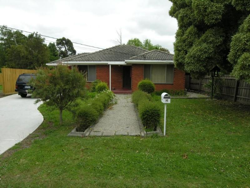4 Lancaster Rd, Mooroolbark, Vic 3138 Property Details