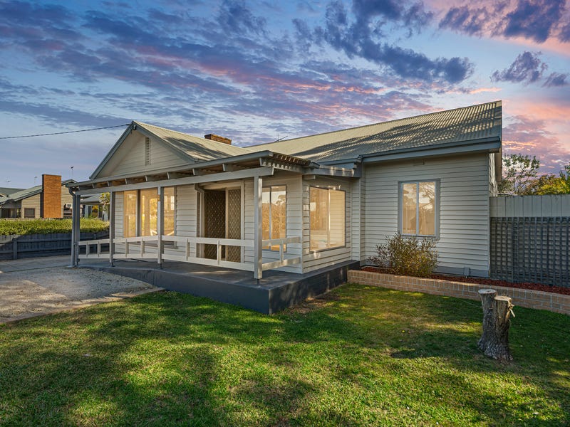 4 Sybella Avenue, Koo Wee Rup, VIC 3981