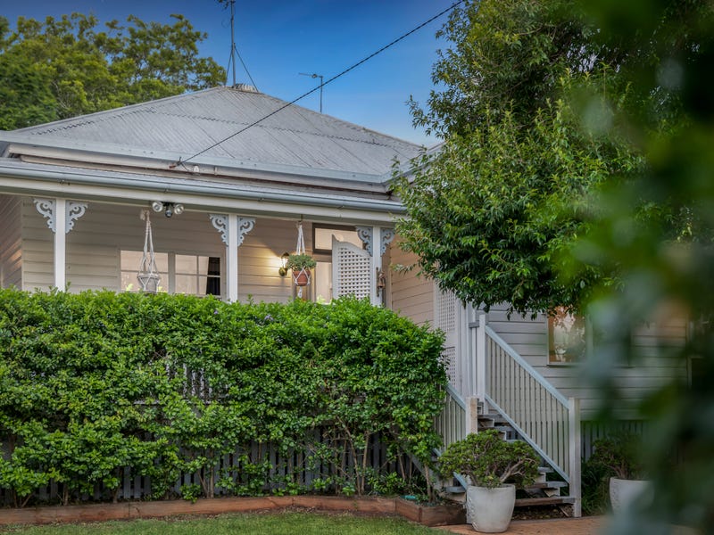 12 Godfrey Street, East Toowoomba, QLD 4350