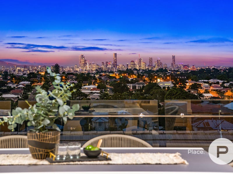 17 Castle Hill Street, Holland Park West, QLD 4121 17 Castle Hill Street, Holland Park West, QLD 4121