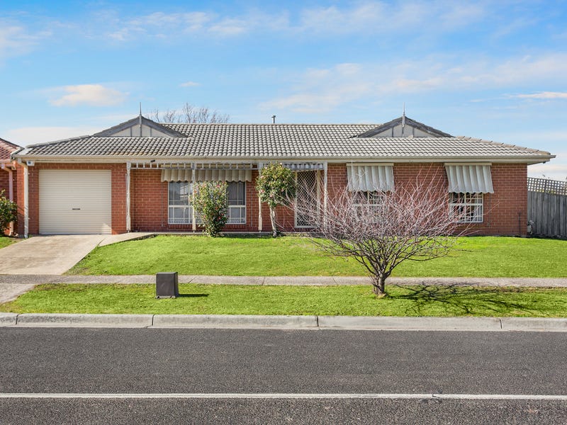 22 Thomas Street, Pakenham, Vic 3810 - Property Details