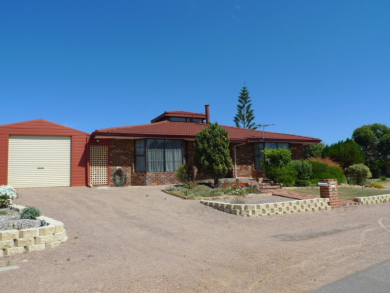 16 Hockey Place, West Beach, WA 6450