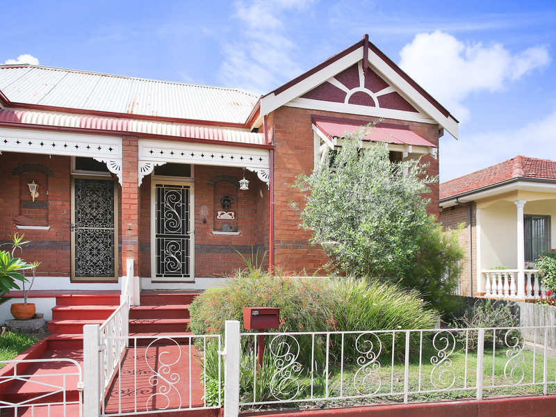 6 Robert Street, Canterbury, NSW 2193 Property Details