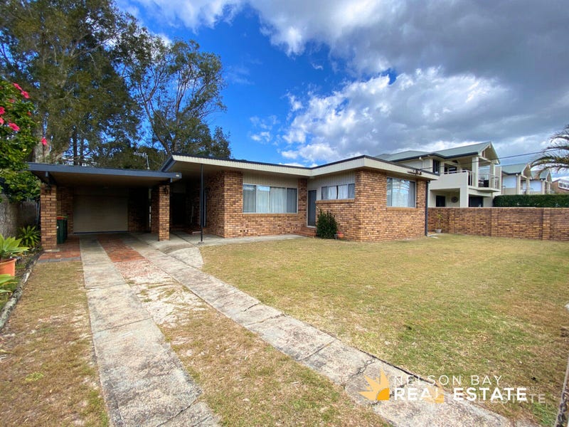 17 Sandy Point Road, Corlette, NSW 2315