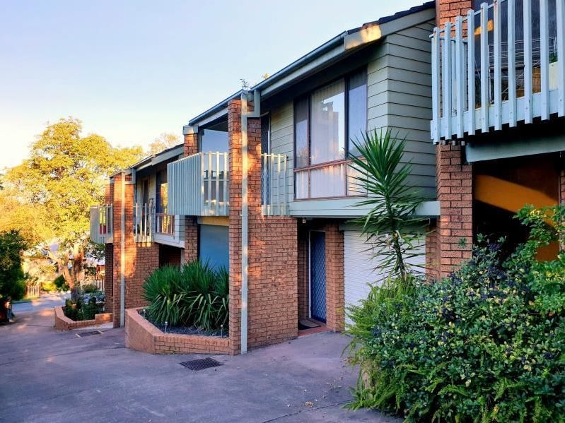 2/15 Alpha Road, Camden, NSW 2570