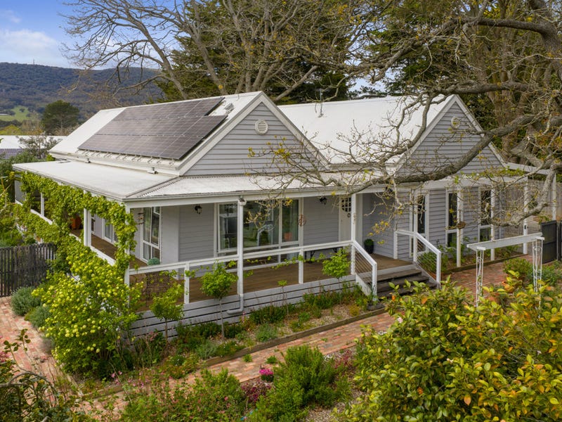 18 Morris Road, Woodend, Vic 3442 - Property Details