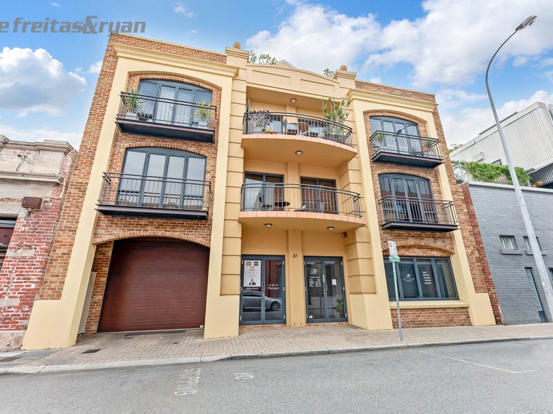 2/37 Pakenham Street, Fremantle, WA 6160 Property Details