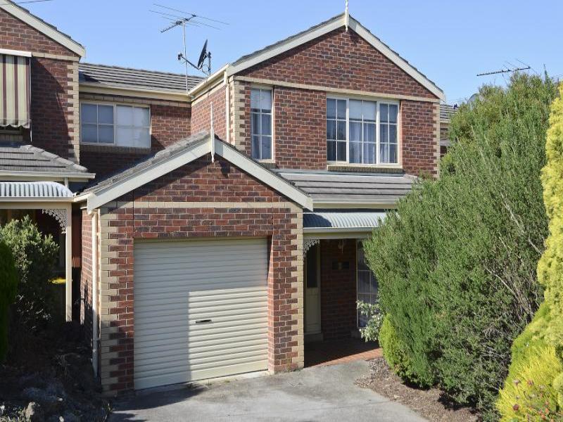 2/36 Oberon Drive, Belmont, Vic 3216 Property Details