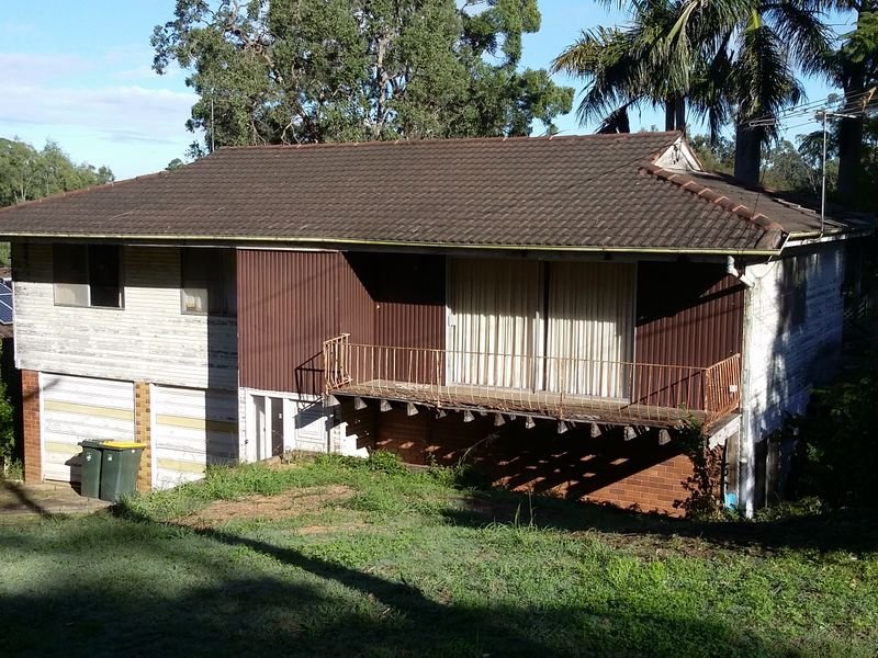 8 Tad Street, Kenmore, Qld 4069 Property Details