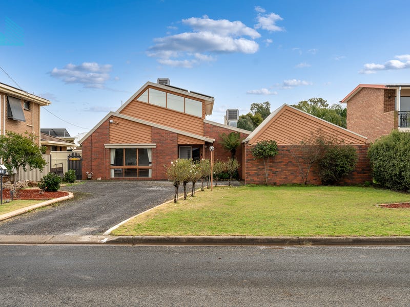 32 Lang Street, Mulwala, NSW 2647 House for Sale