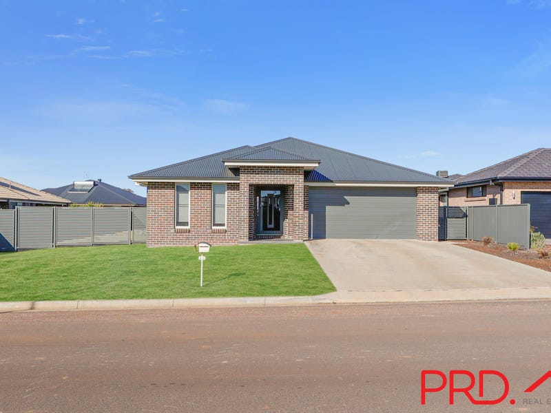 23 Grand Meadows Drive, Tamworth, NSW 2340 House for Sale