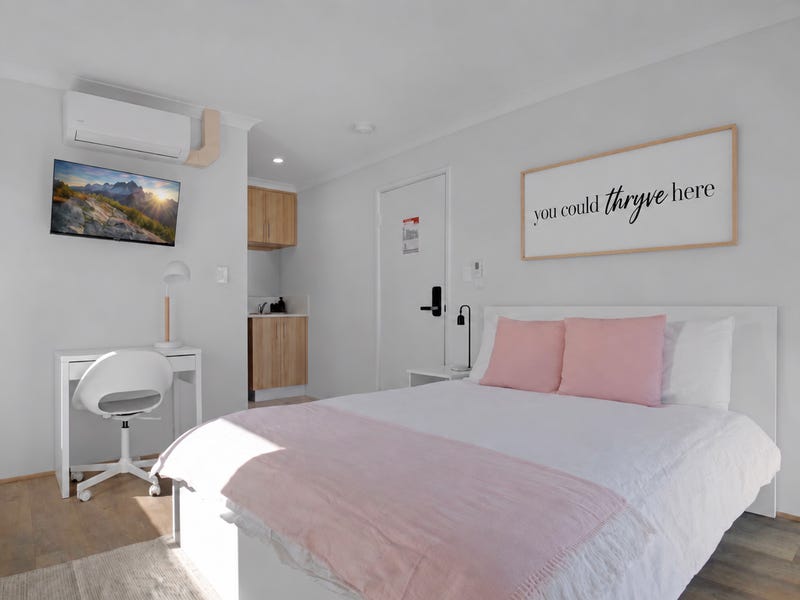 Room 1 / 10 Lucent Approach, Eglinton