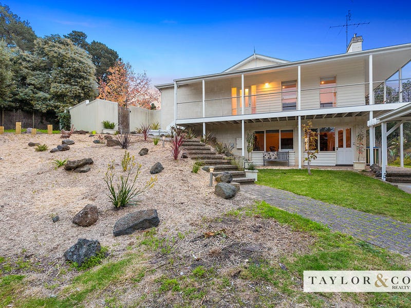 15 Walkers Road, Mount Eliza, VIC 3930