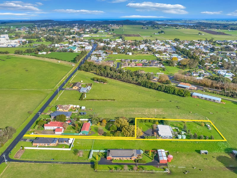 2/63 KoroitWoolsthorpe Road, Koroit, Vic 3282 Property Details