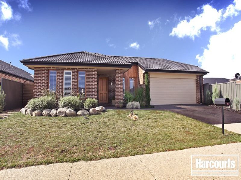 15 Shearwater Drive, Pakenham, Vic 3810 Property Details