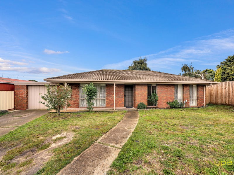 2/47 Elizabeth Street, Cranbourne North, VIC 3977