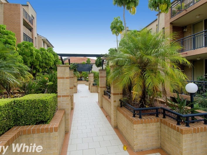 15/2 Conie Avenue, Baulkham Hills, NSW 2153