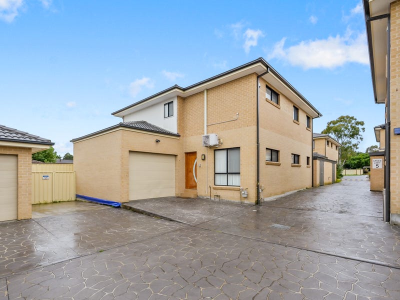 3/17 Guernsey Avenue, Minto, NSW 2566 Property Details
