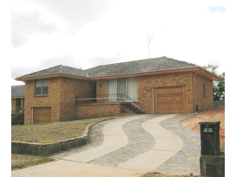 17 Shantalla Crescent, Yass, NSW 2582 Property Details