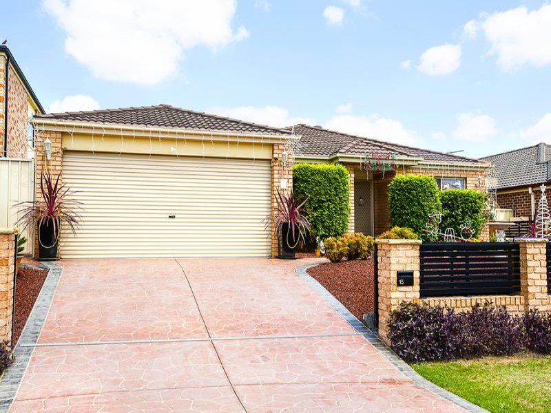 15 Lauderdale Street, West Hoxton, NSW 2171