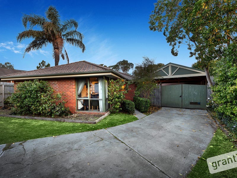 14 Honeysuckle Court, Cranbourne North, VIC 3977