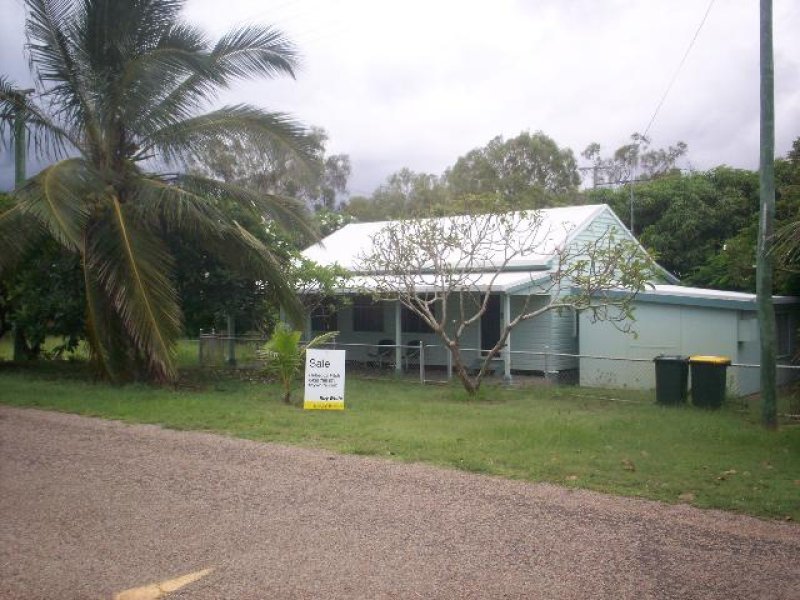 67 Esplanade, Balgal Beach, QLD 4816