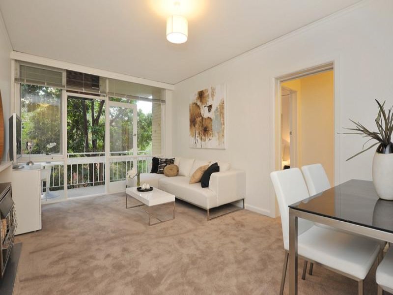 4/9 Lisson Grove, Hawthorn, Vic 3122 Property Details