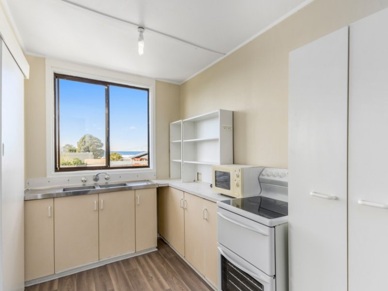 3 67 Franklin Avenue Woonona NSW 2517 realestate .au