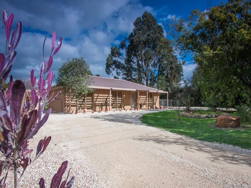 23 Reynolds Grove, Romsey, Vic 3434 Property Details