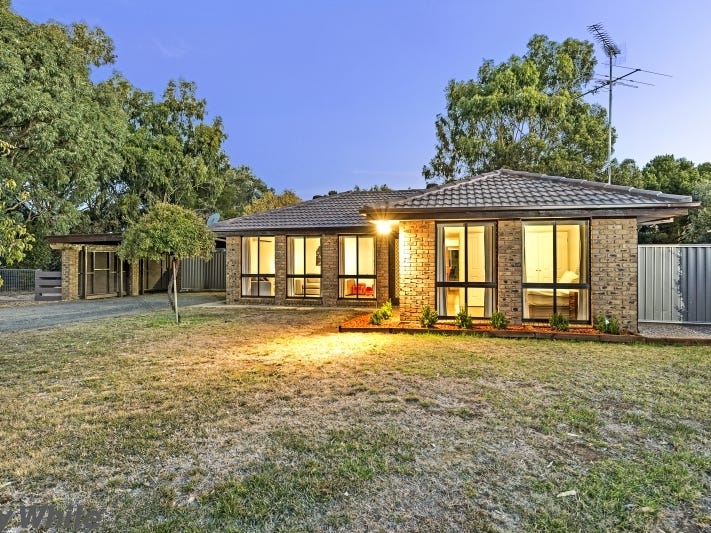 10 Digby Drive, Romsey, Vic 3434 Property Details