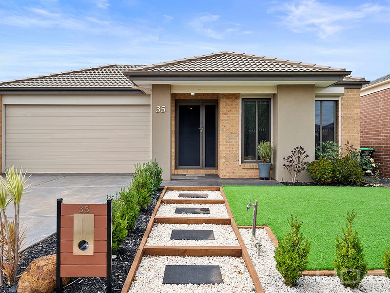 35 Clement Way, Melton South, VIC 3338 - realestate.com.au