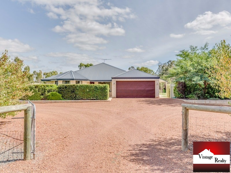 9 Hall Road, Serpentine, WA 6125 Property Details