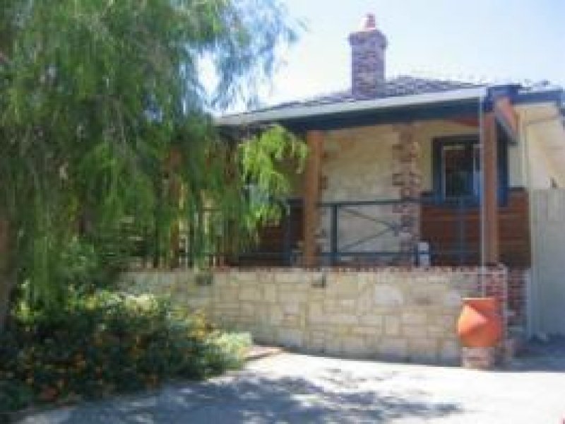 24 Gibson Street, Beaconsfield, WA 6162