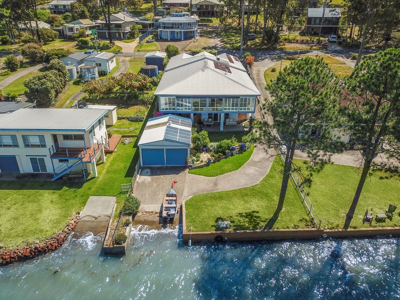 22 Cove Boulevard, North Arm Cove, NSW 2324 22 Cove Boulevard, North Arm Cove, NSW 2324